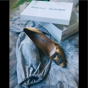 ✨🆒 MANOLO BLAHNIKS GOLD SATIN - Sexy Gorgeous ✨✨